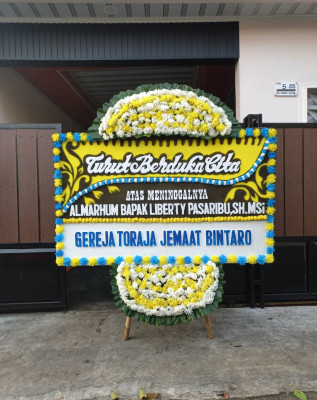 Papan Bunga Duka di Tompaso