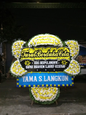 Papan Bunga Duka di Tompaso
